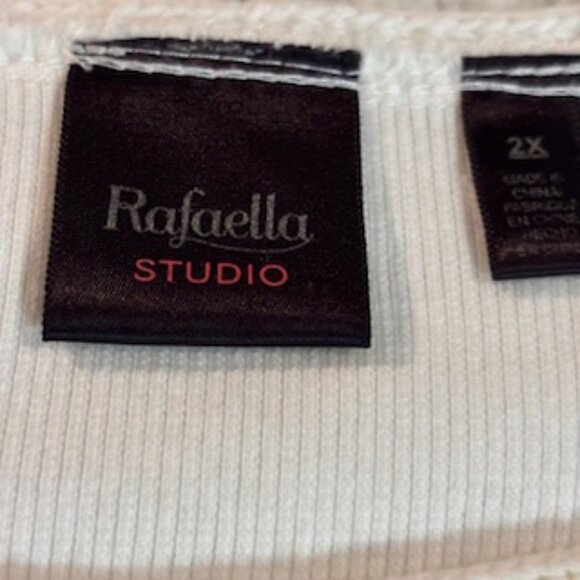 Rafaella Studio Woman's white sweater with cable knit around neckline - Picture 2 of 6